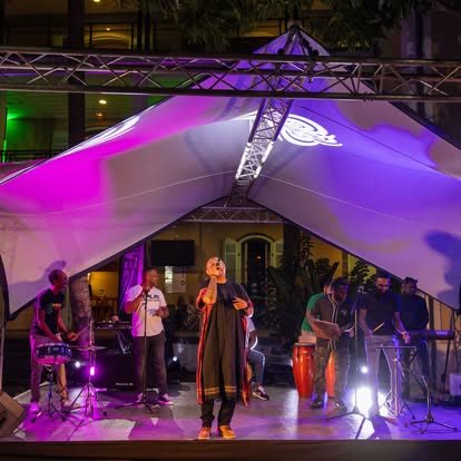 Concert live lors d'une soirée d'entreprise à La Réunion